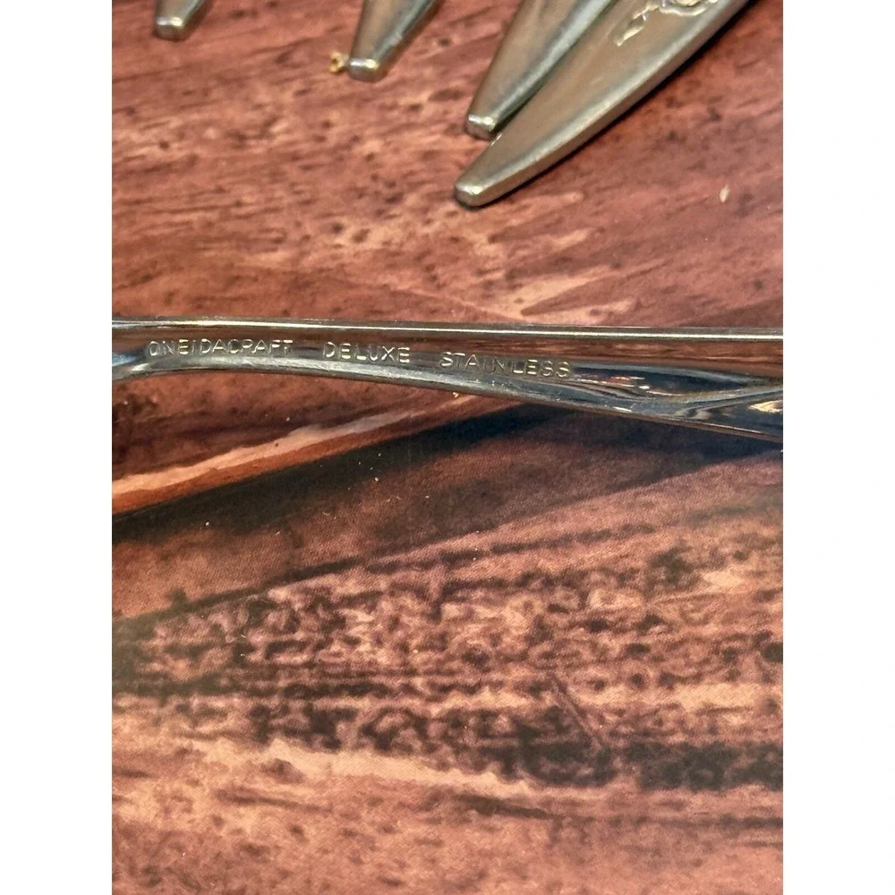 Oneida Oneidacraft Deluxe Stainless Teaspoons Lasting Rose Flatware Set Of 29